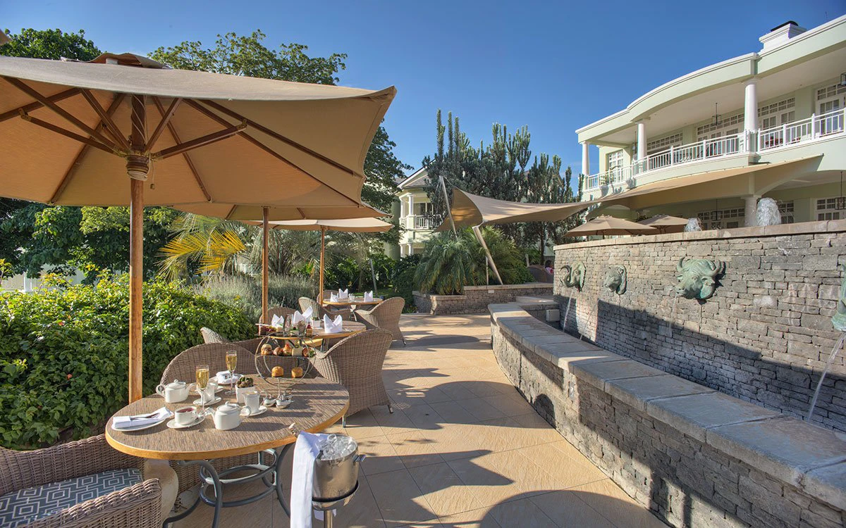 Exterior image of the outdoor dining area at Hemingways