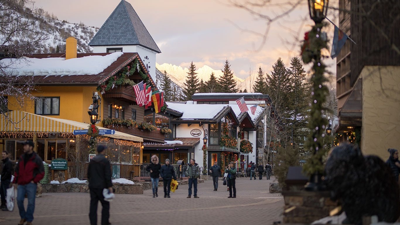 Best Things to do in Vail, Colorado in the Winter - The Republic of Rose, image size:1366x768
