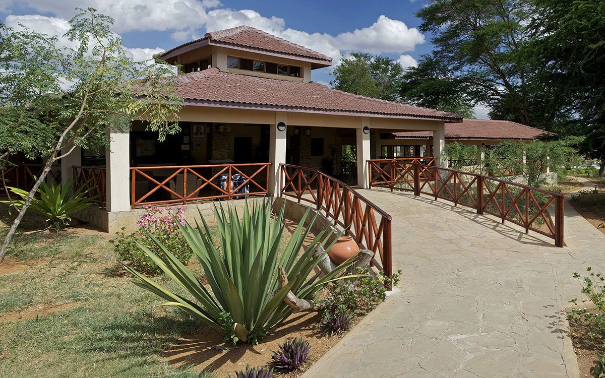 External image of the path leading to the reception at Ashnil Aruba
