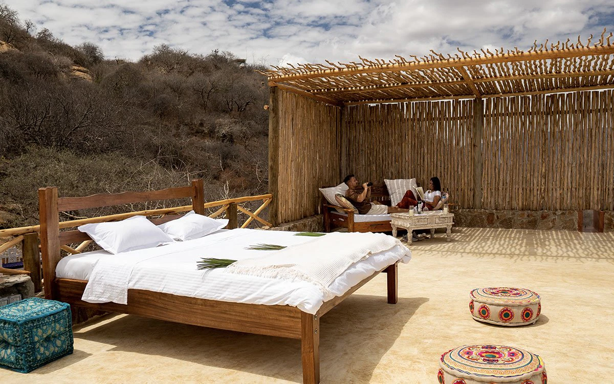Exterior image of the rooftop bed at the Cliff Villa at Kipalo Hills