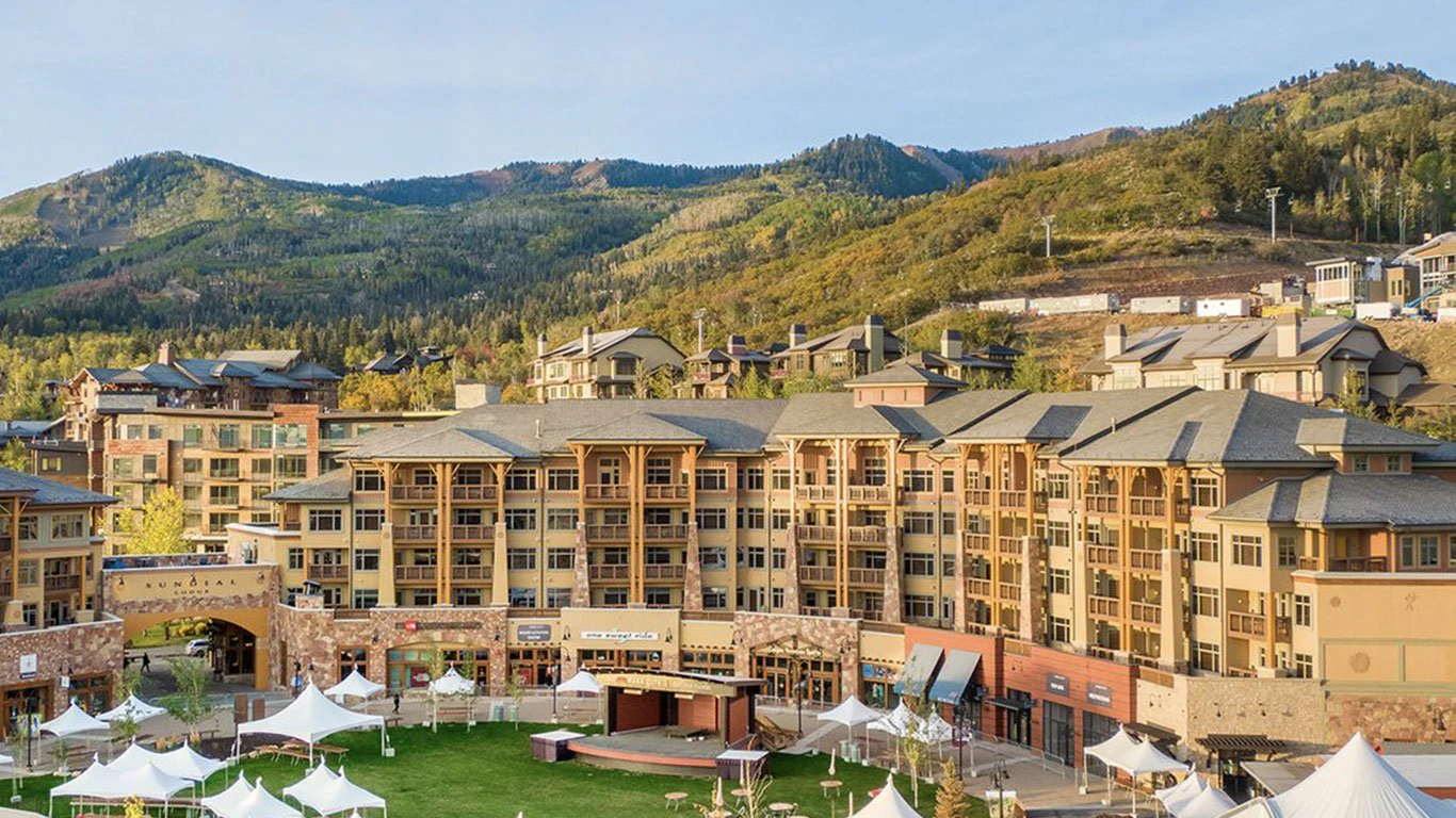 External image of an enormous luxury lodge in Park City.