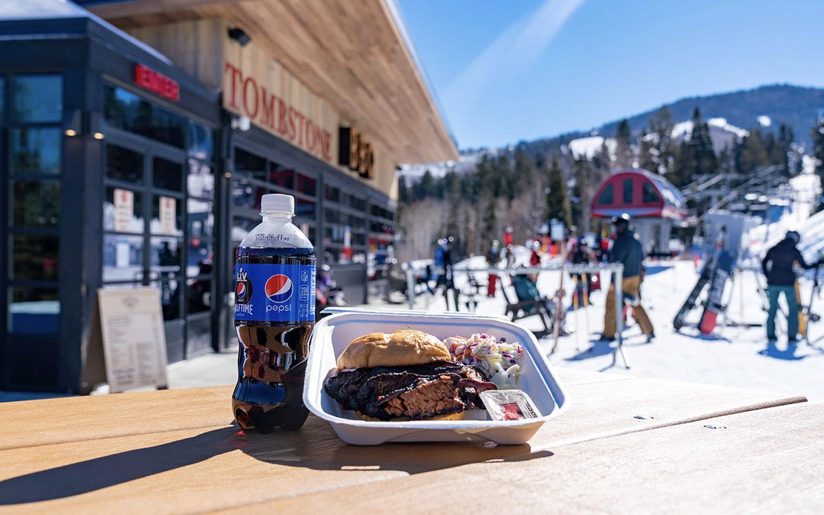 A delicious BBQ meal about to be enjoyed at one of Park City’s mountain-side restaurants.