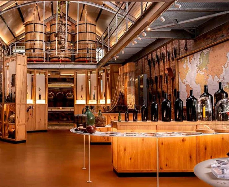 winelands-babylonstoren-experiences-wine-tasting-square-2