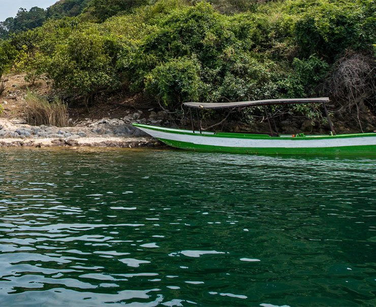lake-kivu-cormoran-lodge-experience-boat-safari-square
