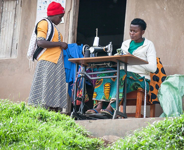 bwindi-volcanoes-bwindi-lodge-experiences-ride-4-women-square
