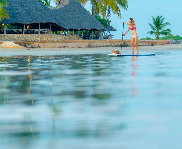 lamu-manda-bay-experiences-paddleboardig-square