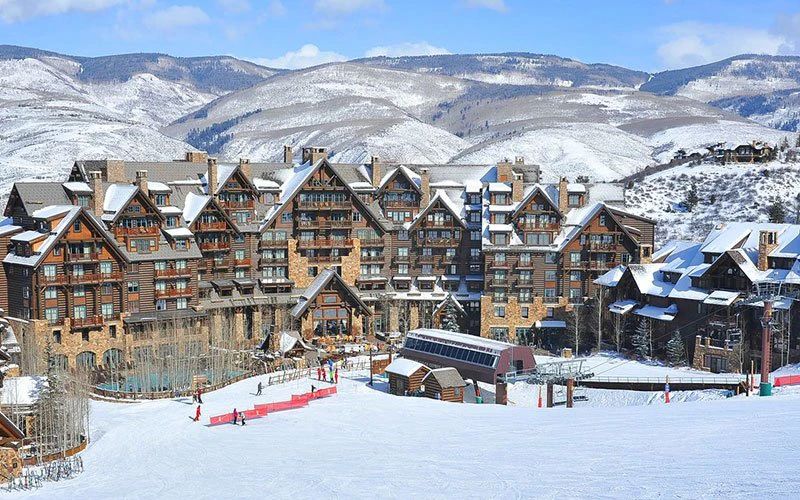 Ski-in/ski-out Beaver Creek condo at Snow Cloud Lodge in Bachelor Gulch, with dramatic alpine views and luxurious mountain-style architecture.