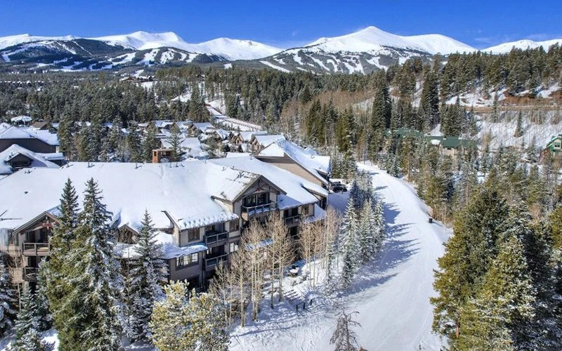 Snow-covered view of Mountain Thunder Lodge, rustic yet modern Breckenridge Condos near Main Street and the gondola